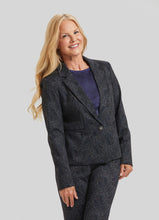 Load image into Gallery viewer, Plaid Peace of Cloth Print Jacket Women's clothing Long Island, Woodbury, Greenvale, New York. High-end women's fashion Long Island Designer clothing Woodbury NY Luxury women's clothing Greenvale Fashion boutiques on Long Island Women's designer fashion stores Woodbury NY fashion boutiques. Designer Fashion Boutique