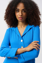 Load image into Gallery viewer, Indulge in the casual elegance of this lovely gauze top. The piece is tailored in a polished straight silhouette with a sleek shirt collar and front buttons, a classic, yet versatile look that can effortlessly transition from morning meetings to evening cocktails. The three-quarter sleeves with folded cuffs add character to this modern-style staple.