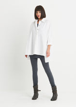 Load image into Gallery viewer, Classic easy shirt in black and obsidian.Women's clothing Long Island, Woodbury, Greenvale, New York. High-end women's fashion Long Island Designer clothing Woodbury NY Luxury women's clothing Greenvale Fashion boutiques on Long Island Women's designer fashion stores Woodbury NY fashion boutiques