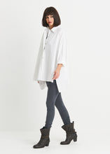 Load image into Gallery viewer, Classic easy shirt in black and obsidian.Women's clothing Long Island, Woodbury, Greenvale, New York. High-end women's fashion Long Island Designer clothing Woodbury NY Luxury women's clothing Greenvale Fashion boutiques on Long Island Women's designer fashion stores Woodbury NY fashion boutiques