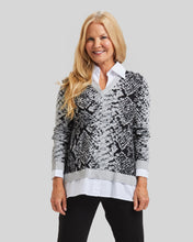 Load image into Gallery viewer, Lovely patterned v neck sweater.Women&#39;s clothing Long Island, Woodbury, Greenvale, New York. High-end women&#39;s fashion Long Island Designer clothing Woodbury NY Luxury women&#39;s clothing Greenvale Fashion boutiques on Long Island Women&#39;s designer fashion stores Woodbury NY fashion boutiques
